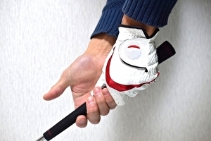 golf gloves.jpg